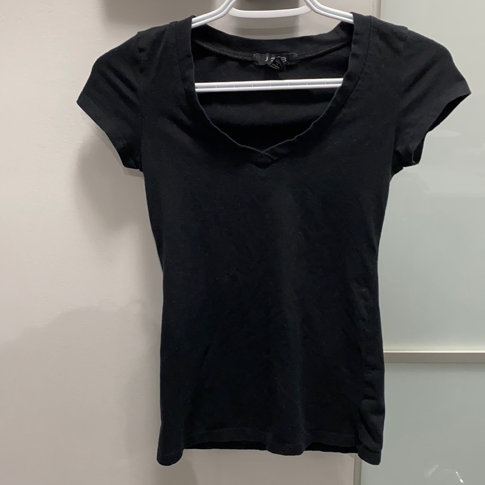 Black short sleeve tee shirt